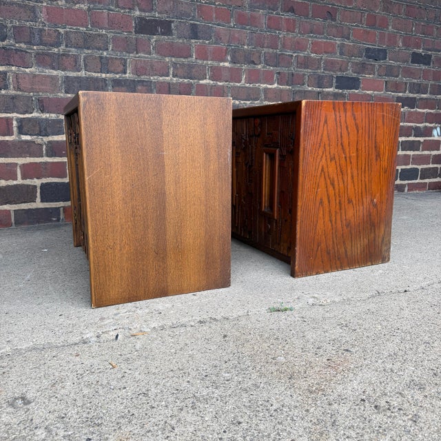 Mid-Century Modern 1970s Lane Furniture Pueblo Brutalist Oak Nightstands – Pair For Sale - Image 3 of 12