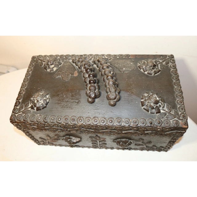 Rare Quality Antique 1800s Victorian Handmade Floral Wood Box Sculpture Folk Art For Sale In New York - Image 6 of 12