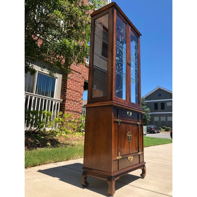 1970s 1970s Mid Century Modern Ming Pagoda Top Campaign China Cabinet For Sale - Image 5 of 13
