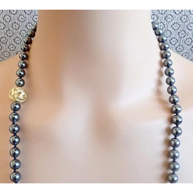 1980s Angela Cummings Hematite Bead Yellow Gold Necklace For Sale - Image 9 of 9