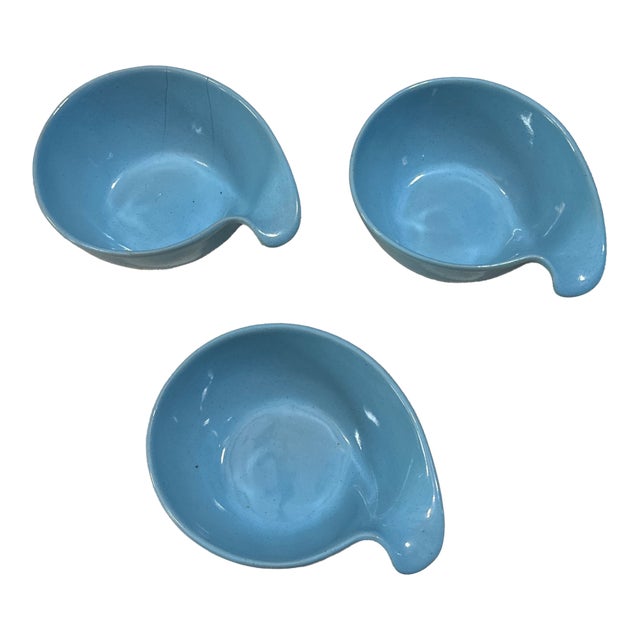 1970s Small Blue Frankoma Lazy Bones Ceramic Bowls- Set of 3 For Sale