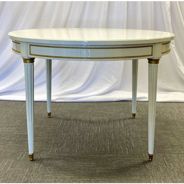 Hollywood Regency Louis XVI Style Dining Table, White Lacquer, Bronze, Jansen Style For Sale In New York - Image 6 of 13