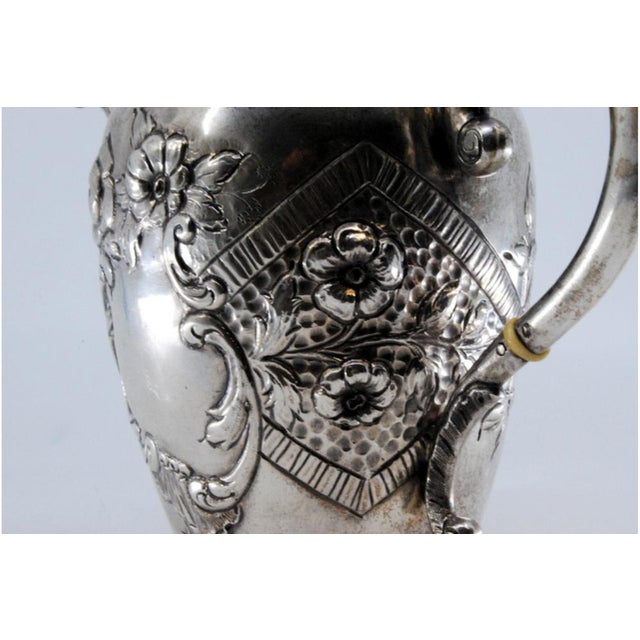 Silver Kettle with Reliefs and Removable Lid, in Good conditions. Designed 1920 to 1949