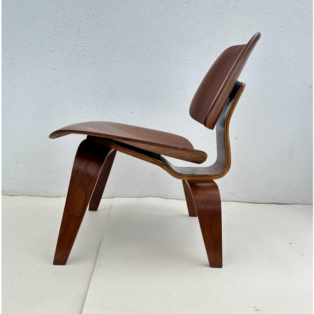 Mid-Century Modern 1948 Eames Evans LCW Lounge Chair Early Production Herman Miller For Sale - Image 3 of 12
