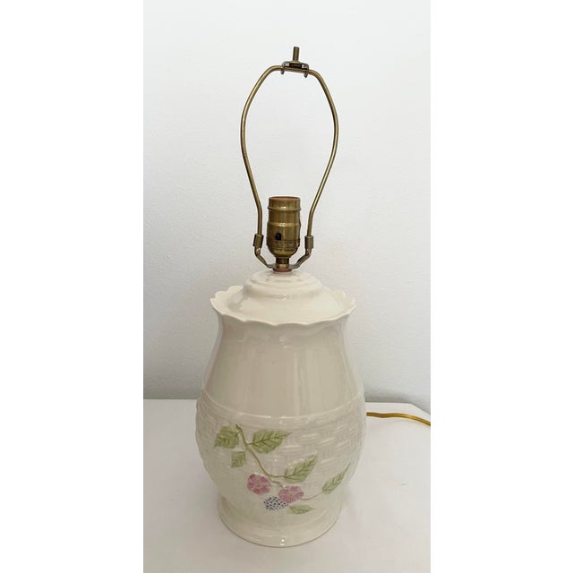 1990s 1990s Belleek "Summer Brior" Basketweave Table Lamp For Sale - Image 5 of 7