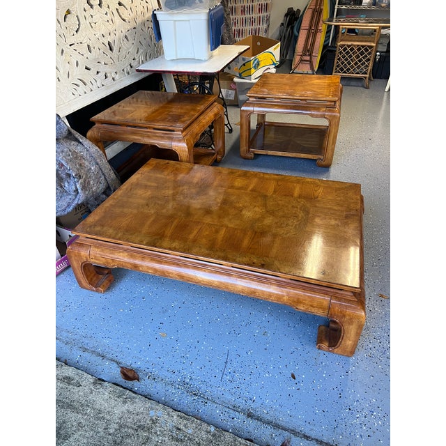 1970s Vintage Henredon / Thomasville Style Burl Wood Ming Coffee Table Set (3-Piece) For Sale - Image 11 of 13