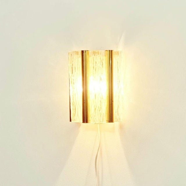 Mid-Century Modern Ice Glass & Brass Wall Light from Kaiser Leuchten, Germany, 1960s For Sale - Image 6 of 10
