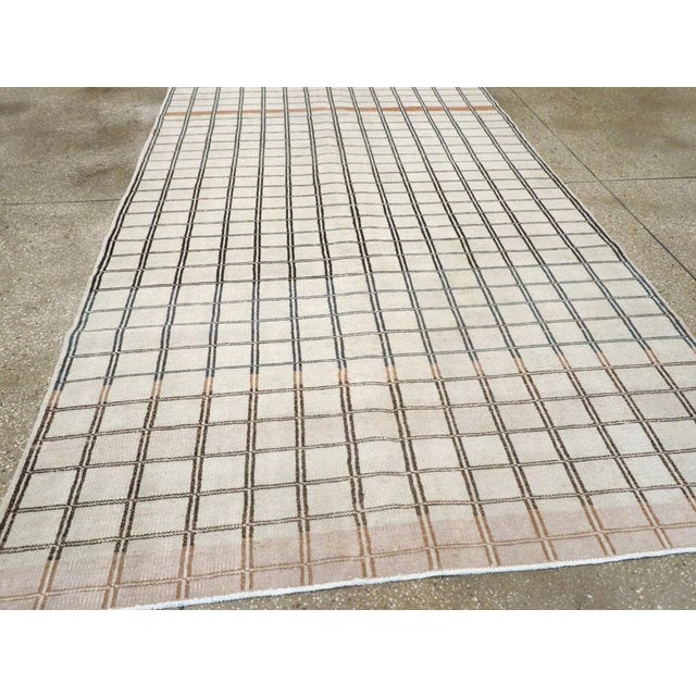 Charcoal Galerie Shabab Collection Mid-20th Century Turkish Anatolian Accent Rug For Sale - Image 8 of 10