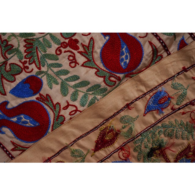 Cream Uzbek Suzani Embroidered Table Runner – Red Pomegranate & Blue Floral Boho Textile 1'8'' X 6'1'' For Sale - Image 9 of 11