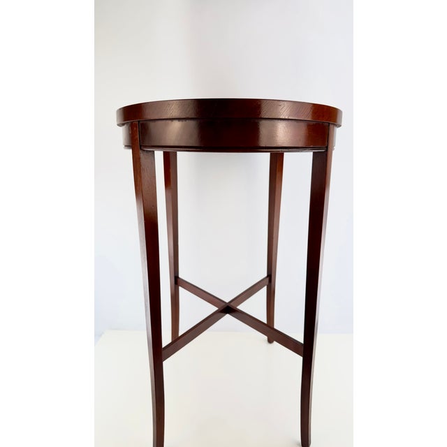 Vintage Mahogany Oval Side Table With Cross-Stretcher Base For Sale In Little Rock - Image 6 of 9