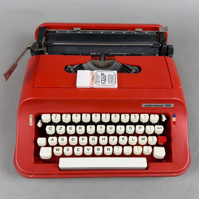 Red Model 319 Typewriter from Underwood, Spain, 1970s For Sale - Image 12 of 12