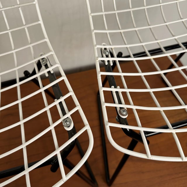 Set of 4 Harry Bertoia for Knoll Black and White Children’s Chairs Xs For Sale In Cleveland - Image 6 of 12