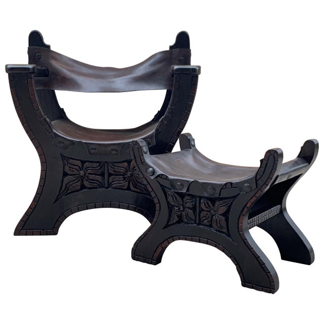 20th Century Pair of Carved Walnut Spanish Savonarola with Foot Rest For Sale - Image 15 of 18