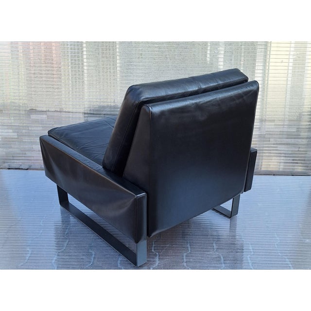 1970s Vintage German Lounge Chair Conseta in Black Leather with Gray Steel Sled Feet by F.W.Möller for Cor, 1970s For Sale - Image 5 of 9