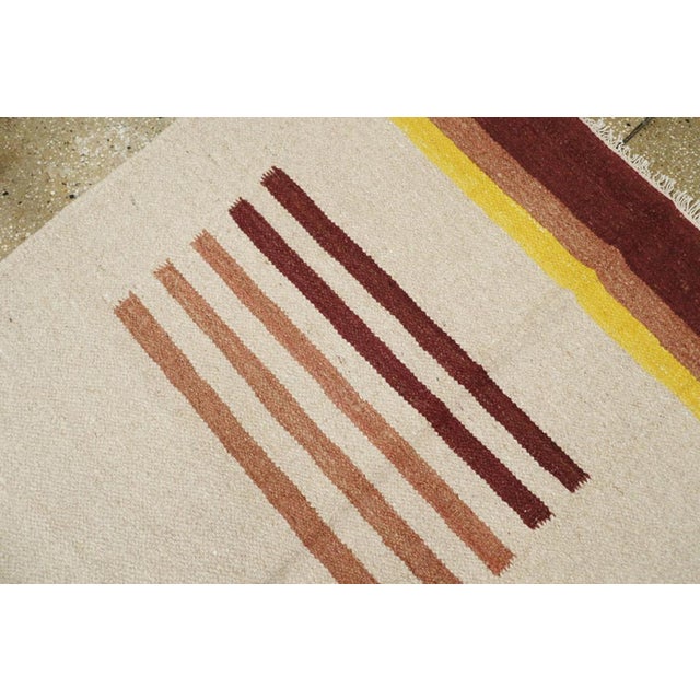 Galerie Shabab Collection Mid-20th Century Indian Flatweave Dhurrie Room Size Carpet For Sale - Image 4 of 7