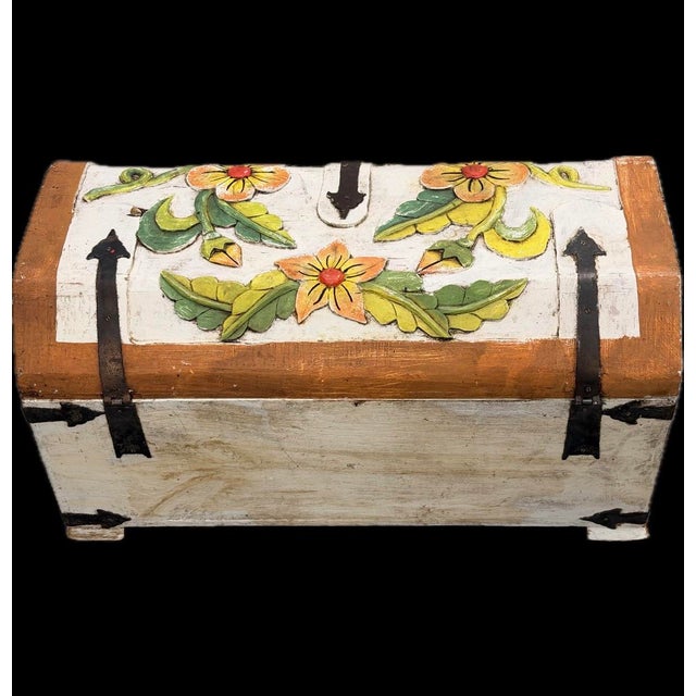 Hollywood Regency 19th Century Norwegian Hand Painted Kiste or Trunk For Sale - Image 4 of 10