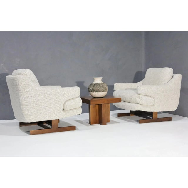 Cream Mid 20th Century Milo Baughman Style Lounge Chairs With T-Leg Walnut Base and New Upholstery- Set of 2 For Sale - Image 8 of 9