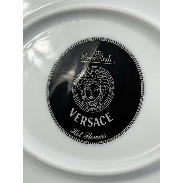 Vintage Hot Flowers Fish Plate in Porcelain by Versace for Rosenthal, 2000s For Sale - Image 9 of 12