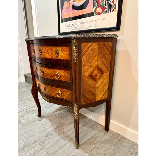 Early 20th Century French Louis XV Transitional Fruitwood Commode For Sale - Image 5 of 15