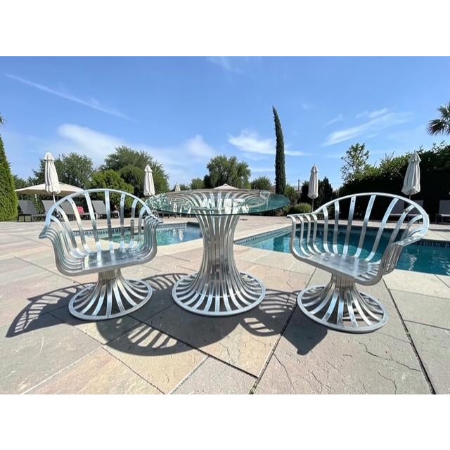 Mid-Century Russell Woodard Tulip Aluminum Patio Set by Herbert Saiger, 1960s, 3 Pieces For Sale In Miami - Image 6 of 13