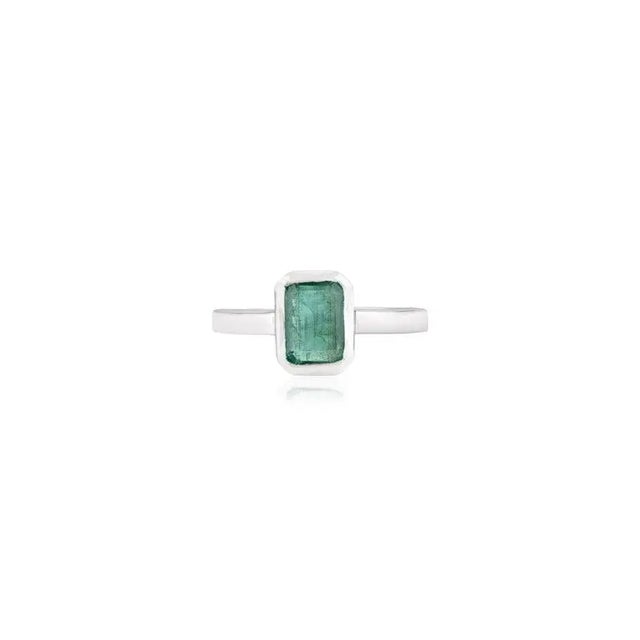 Art Deco Natural Emerald Bezel Set Solitaire Ring in 925 Sterling Silver - Size 8.5 For Sale - Image 3 of 12