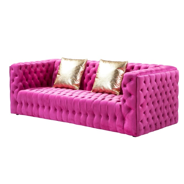 A modern day masterpiece, the Vicenza sofa will surely be the focal point of any space it is placed in. A fine violet blue...