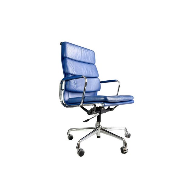 EA 219 Office Chair in Soft Pad Blue Leather by Charles & Ray Eames for Vitra For Sale - Image 10 of 10