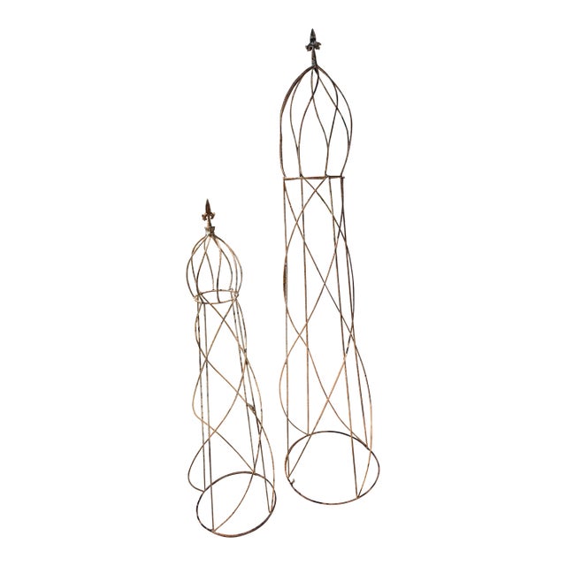 1900-1909 Garden Towers, 2 Pieces For Sale