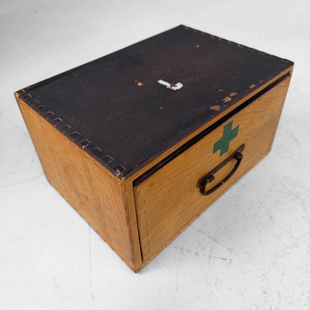 1970s Japanese Kusuri-Bako Apothecary Box with Drawer, 1970s For Sale - Image 5 of 10