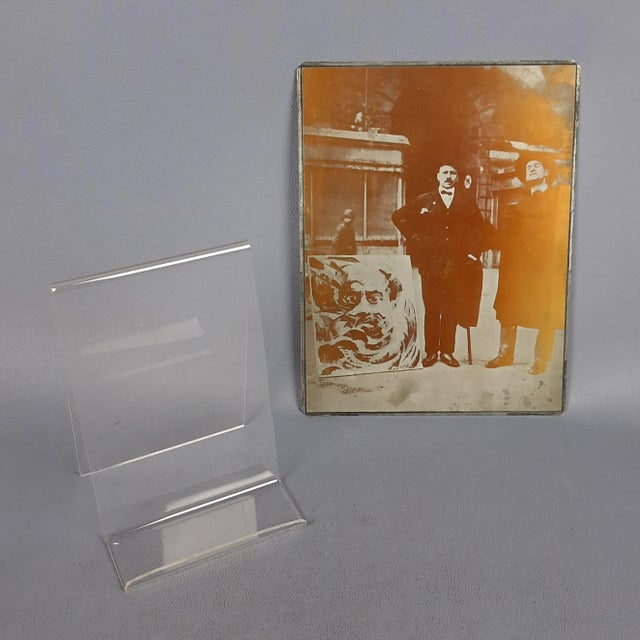 Extremely rare silkscreen printing plate. Metal plaque reproducing a photo of filippo tommaso marinetti, accompanied by a...