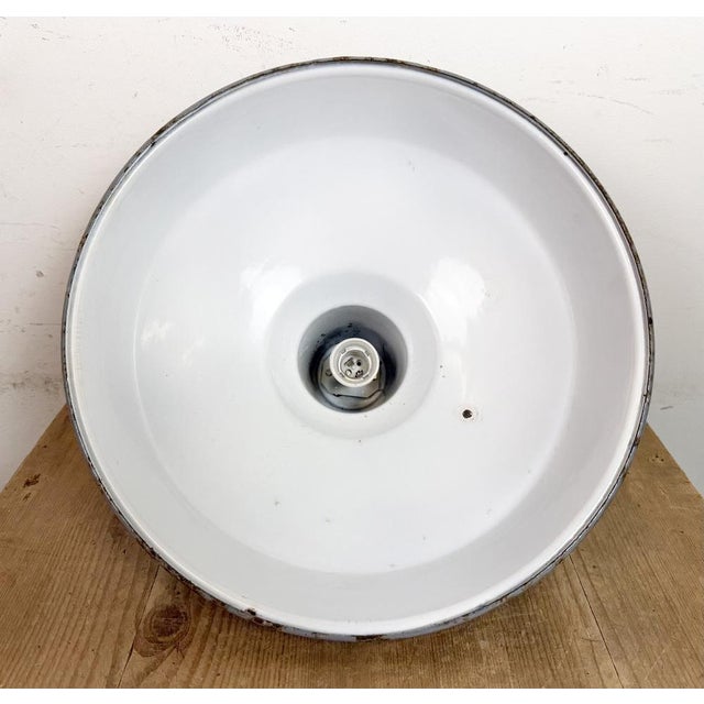 Industrial British Grey Enamel Factory Pendant Lamp from Benjamin Electric Manufacturing Company, 1960s For Sale - Image 16 of 17