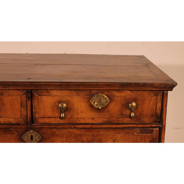 17th Century William and Mary Walnut Chest of Drawers For Sale - Image 4 of 13