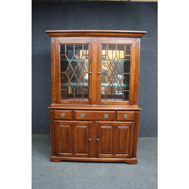 Traditional Nichols & Stone Cherry Breakfront Server / Display Cabinet For Sale - Image 3 of 17