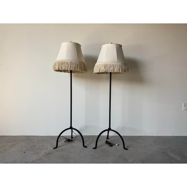 Mid-Century Modern 1980s Vintage Metal Tripod Floor Lamps With Double Socket & Brass Pull Chains – A Pair/ Sold For Sale - Image 3 of 12