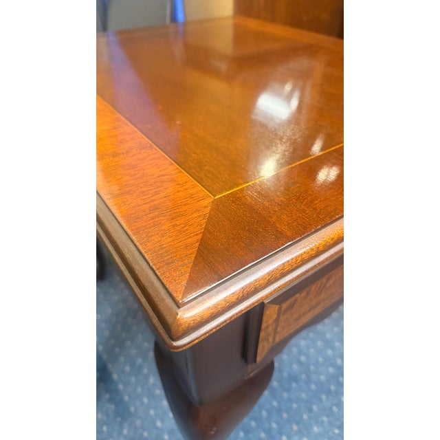 1970s Pair of Councill Craftsmen Mahogany Queen Anne Lamp Tables For Sale - Image 10 of 14