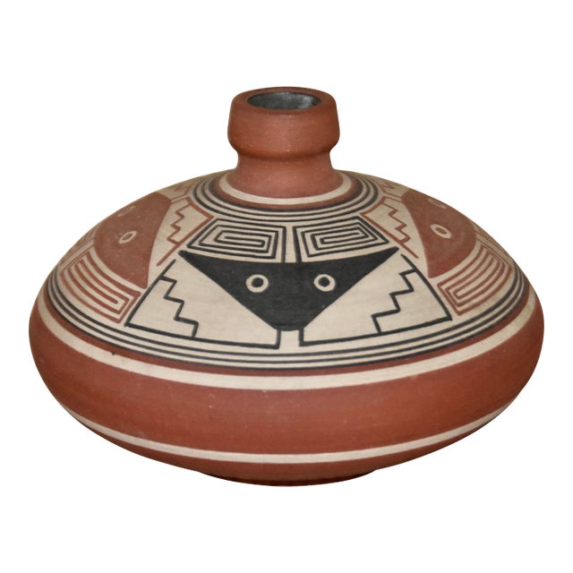 Vintage Hand Crafted Ccantu Red Clay / Barro Rojo Seed Pot Peruvian Primitive Pottery For Sale