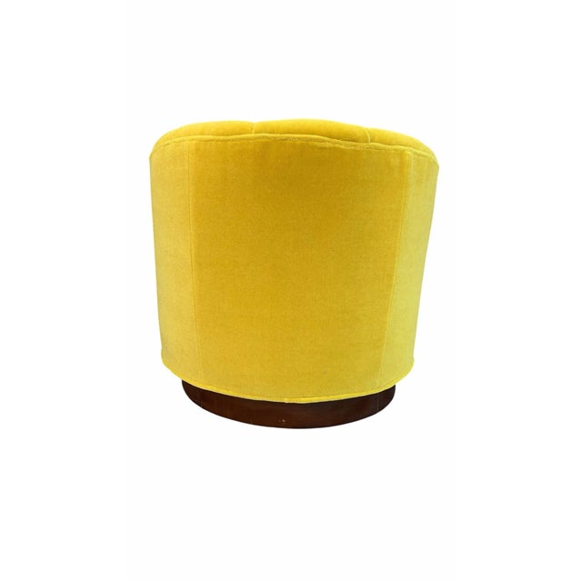 Mid-Century Modern Mid Century Modern Harvey Probber Style Tufted Barrel Back Swivel Lounge Chair Newly Reupholstered For Sale - Image 3 of 9