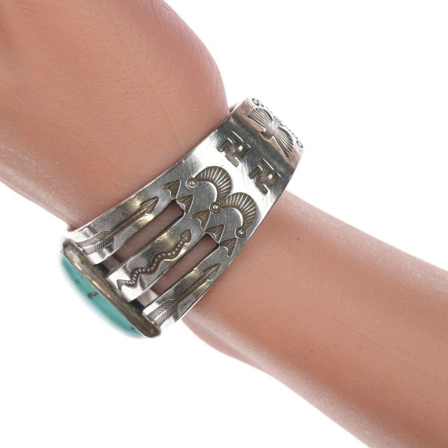 6.5" c1930's Navajo Ingot Silver and turquoise bracelet with whirling logs For Sale - Image 4 of 7