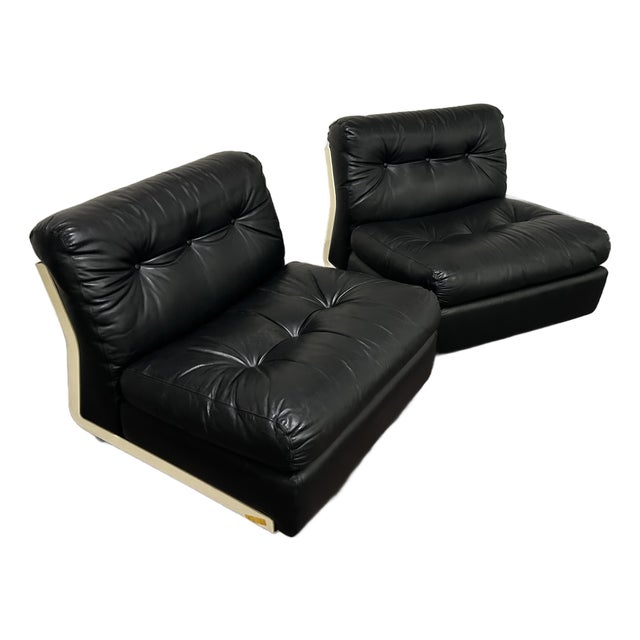 Circa 1970 Original Black Leather Amanta Lounge Chairs by Mario Bellini for C&b Italia For Sale
