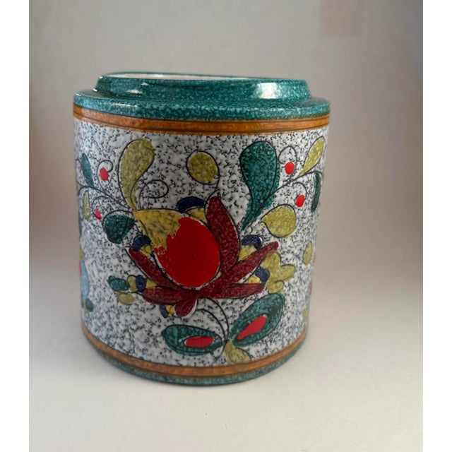 Beautiful vintage Italian ceramic jar. It is in good condition.
