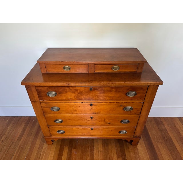 Early 19th Century Vermont Federal Chest of Drawers For Sale In Philadelphia - Image 6 of 10