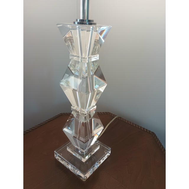 1970s 1970s Mid-Century Modern Ethan Allen Geometric Crystal Table Lamp With Linen Drum-Style Shade For Sale - Image 5 of 10