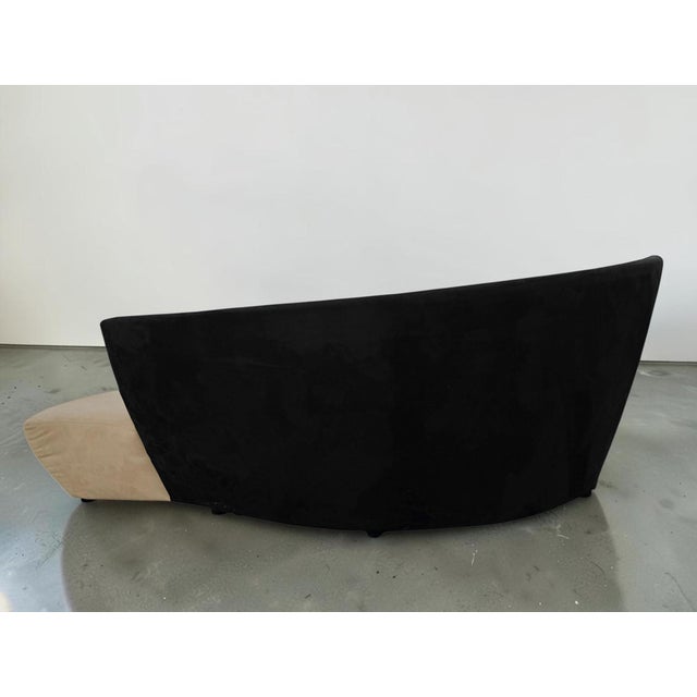 Vladimir Kagan Serpentine Curved Two-Tone Sofa For Sale - Image 10 of 17