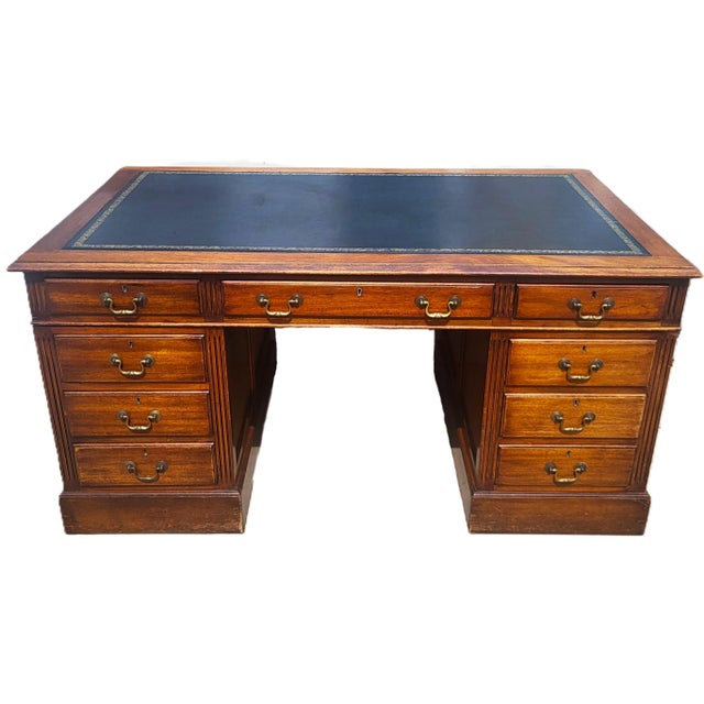American Vintage American Regency Style Tooled Leather Top Writing Executive Desk For Sale - Image 3 of 15