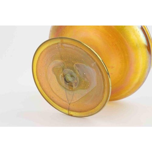 Art Deco Iridescent Favrile Glass Vase attr. to Tiffany, 1920s For Sale - Image 4 of 5