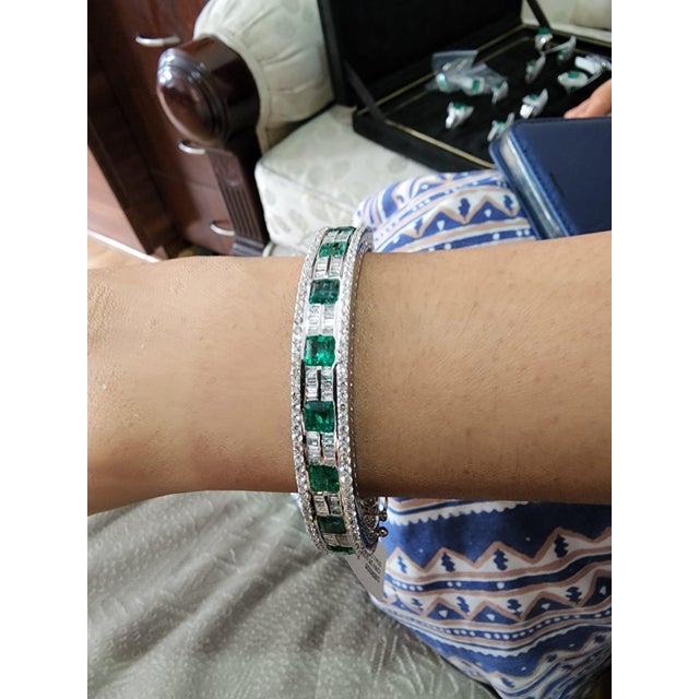 Gemstone Natural Zambian Emerald 6.18 Carats and Diamonds 3.05 Carats in 14k gold For Sale - Image 7 of 18