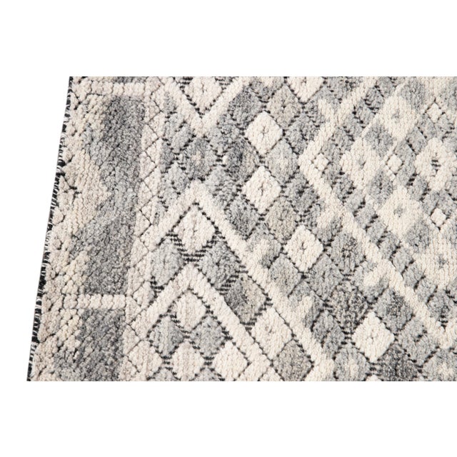 21st Century Modern Textured High Low Wool Rug For Sale - Image 10 of 13