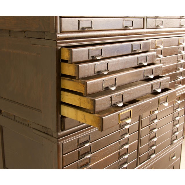 Wood Modular Quarter-Sawn Oak Globe-Wernicke Flat File & Map Cabinet With 42 Drawers, Early 20th Century For Sale - Image 7 of 11