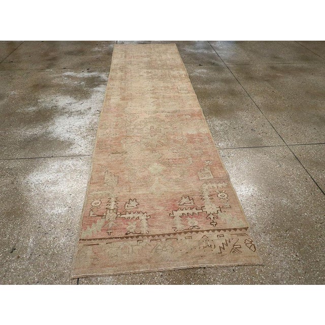Camel Galerie Shabab Collection Mid-20th Century Turkish Anatolian Runner For Sale - Image 8 of 10