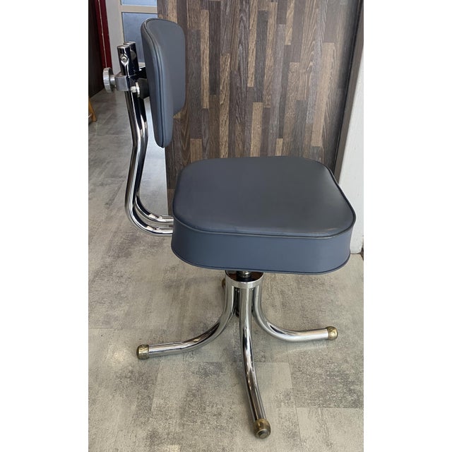 Vintage Swivel Office Chair in Grey Chrome Faux Leather in the style of Roneo, 1950s For Sale - Image 4 of 18